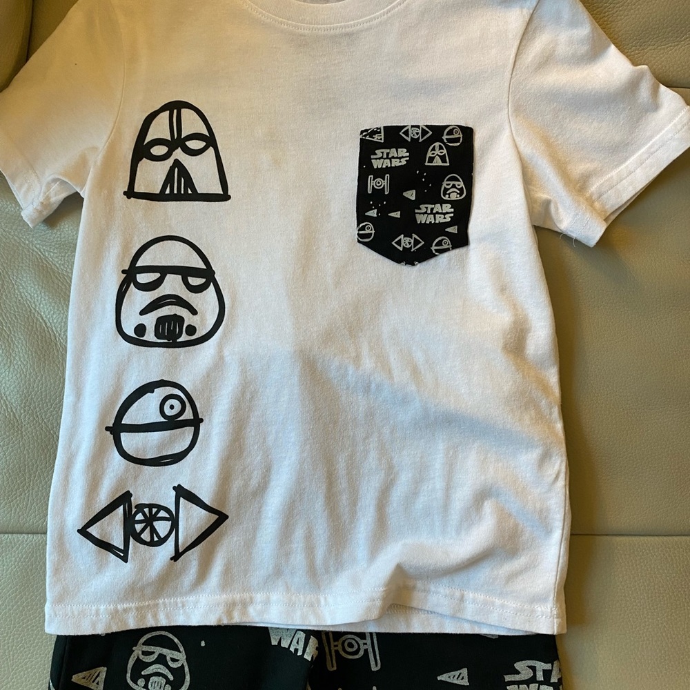 Star Wars T-shirt and shorts set size 5T